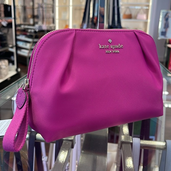 Kate Spade Chelsea Nylon Cosmetic Bag
Baja Rose
NWT - Picture 8 of 16